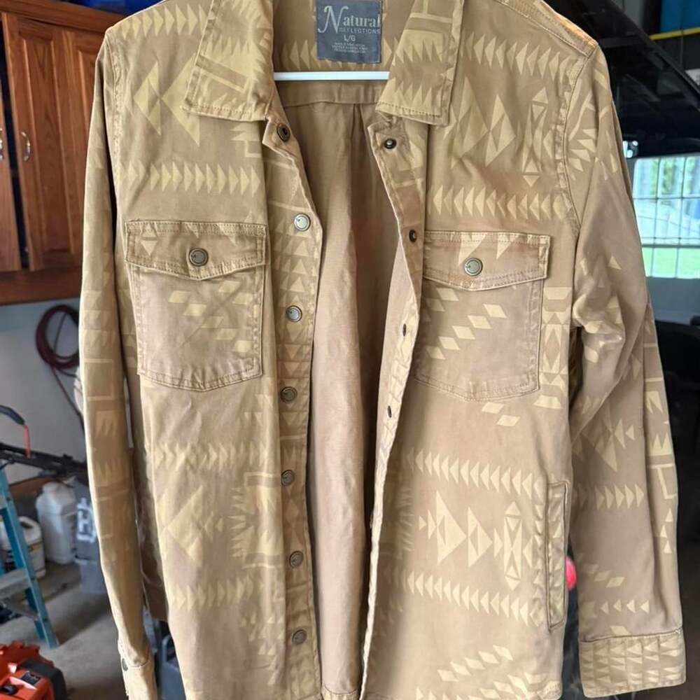 Natural Reflections Geometric Jacket Size L Tan Aztec Print Button Down